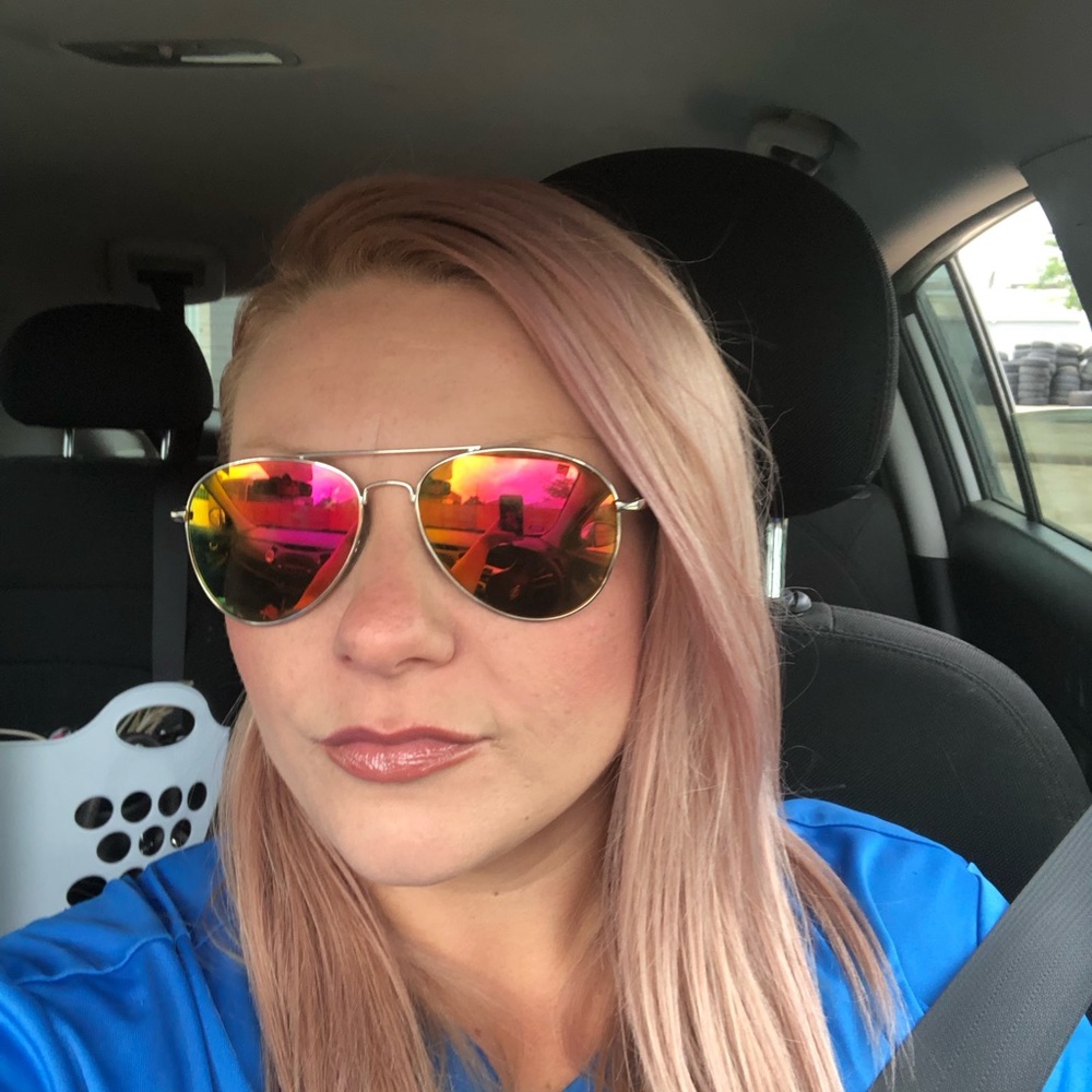 Meet your Posher, Logan